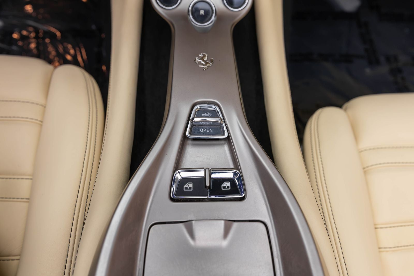 Ferrari California de 2 puertas descapotable de 2010