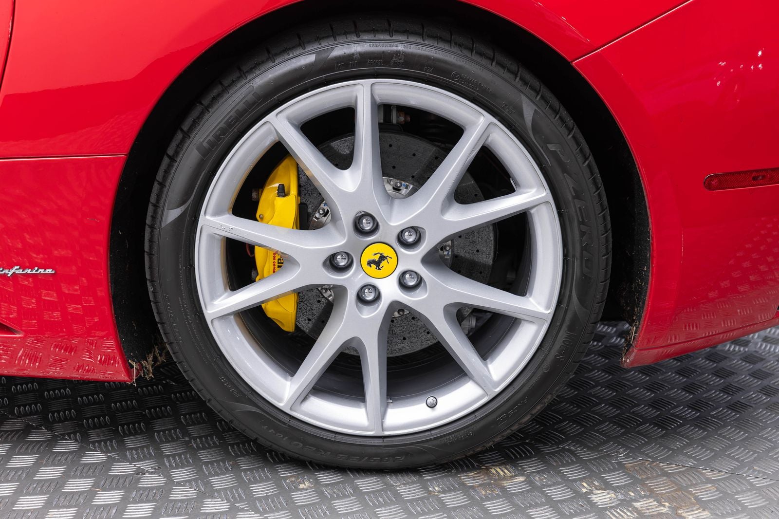 Ferrari California de 2 puertas descapotable de 2010
