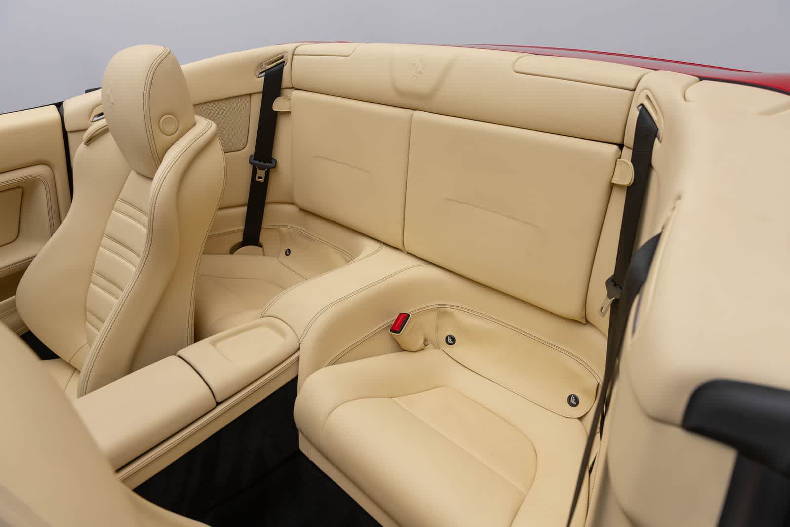Ferrari California de 2 puertas descapotable de 2010