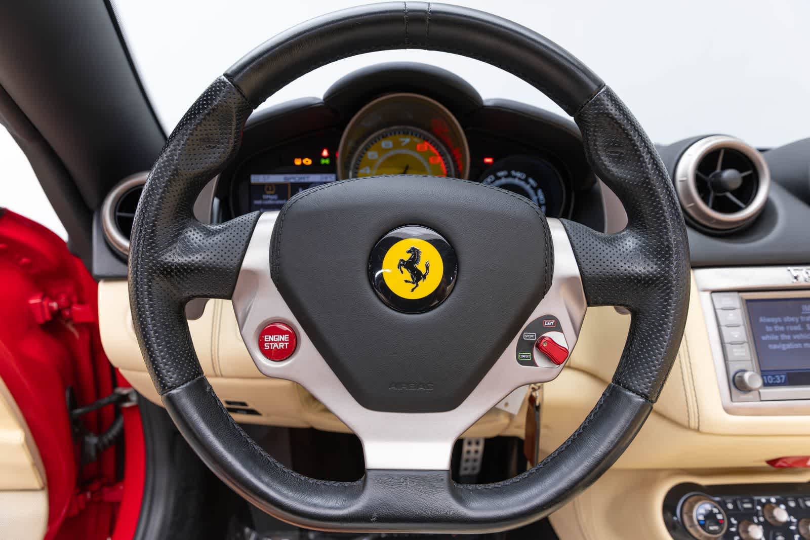 Ferrari California de 2 puertas descapotable de 2010