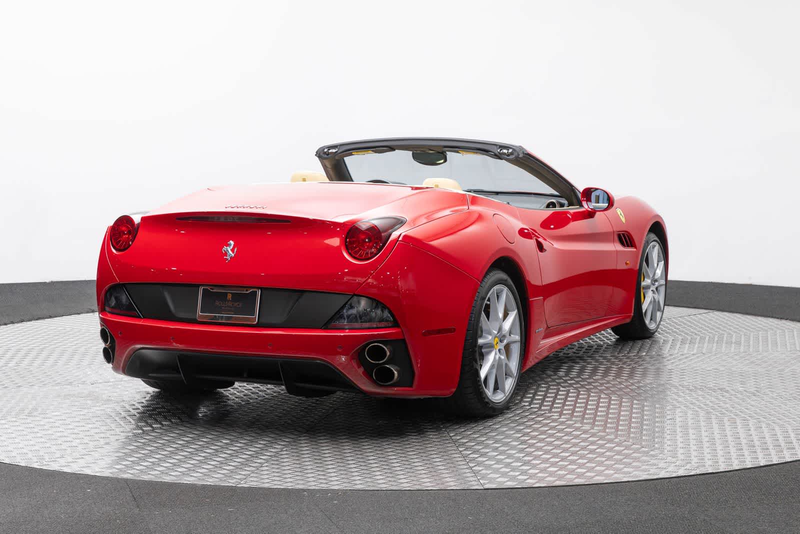 Ferrari California de 2 puertas descapotable de 2010