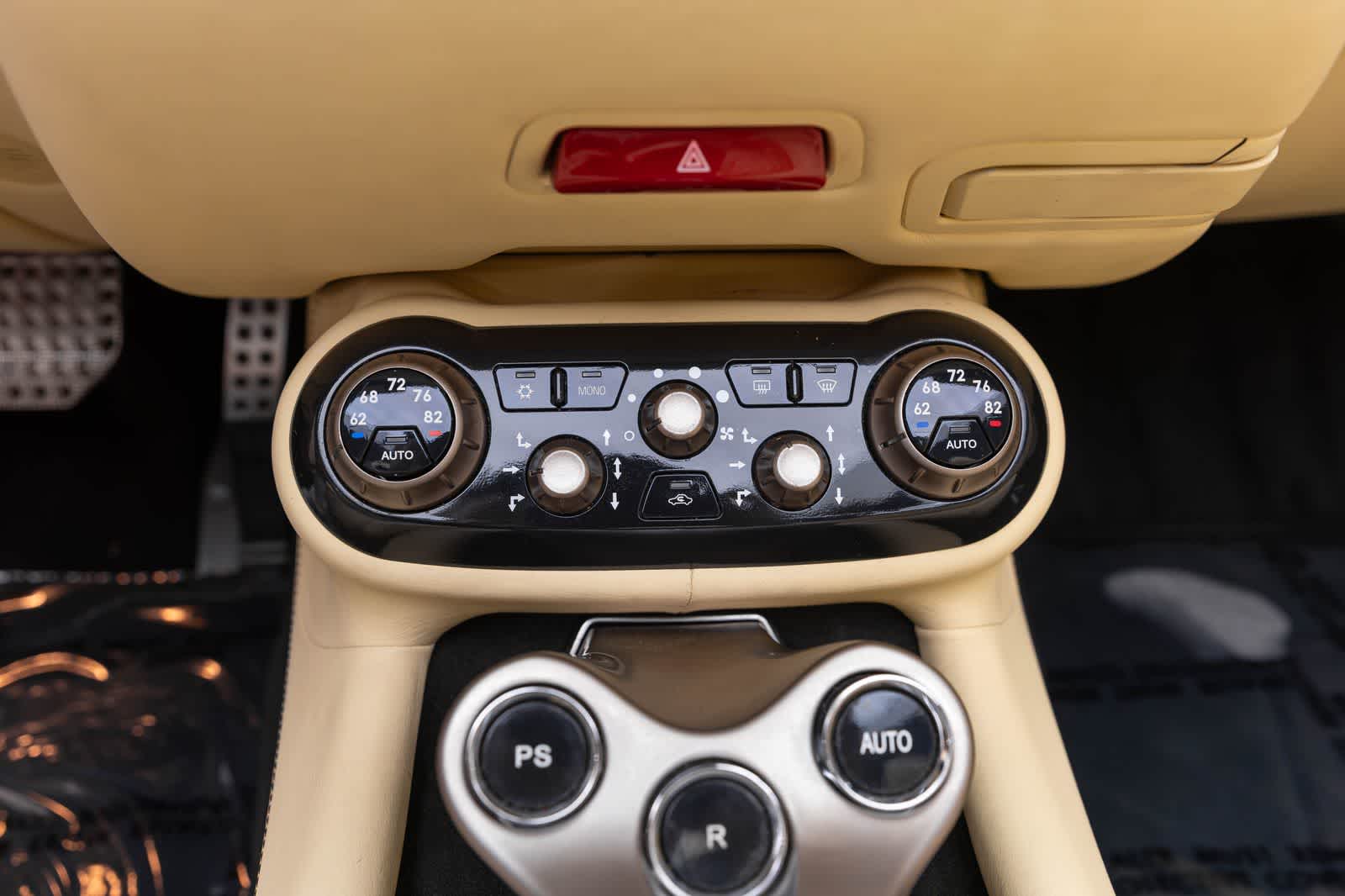 Ferrari California de 2 puertas descapotable de 2010
