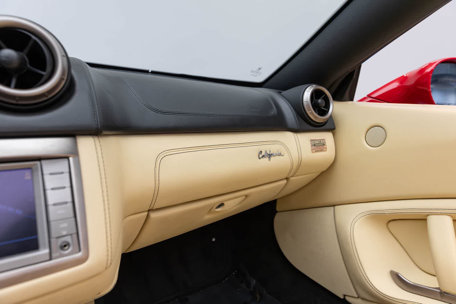 Ferrari California de 2 puertas descapotable de 2010