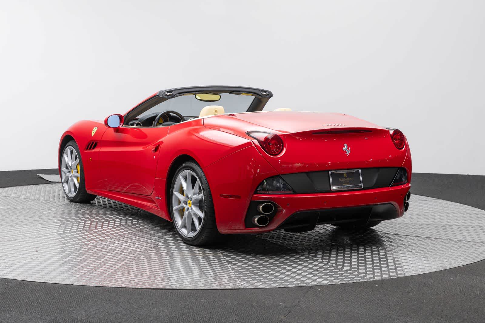 Ferrari California de 2 puertas descapotable de 2010