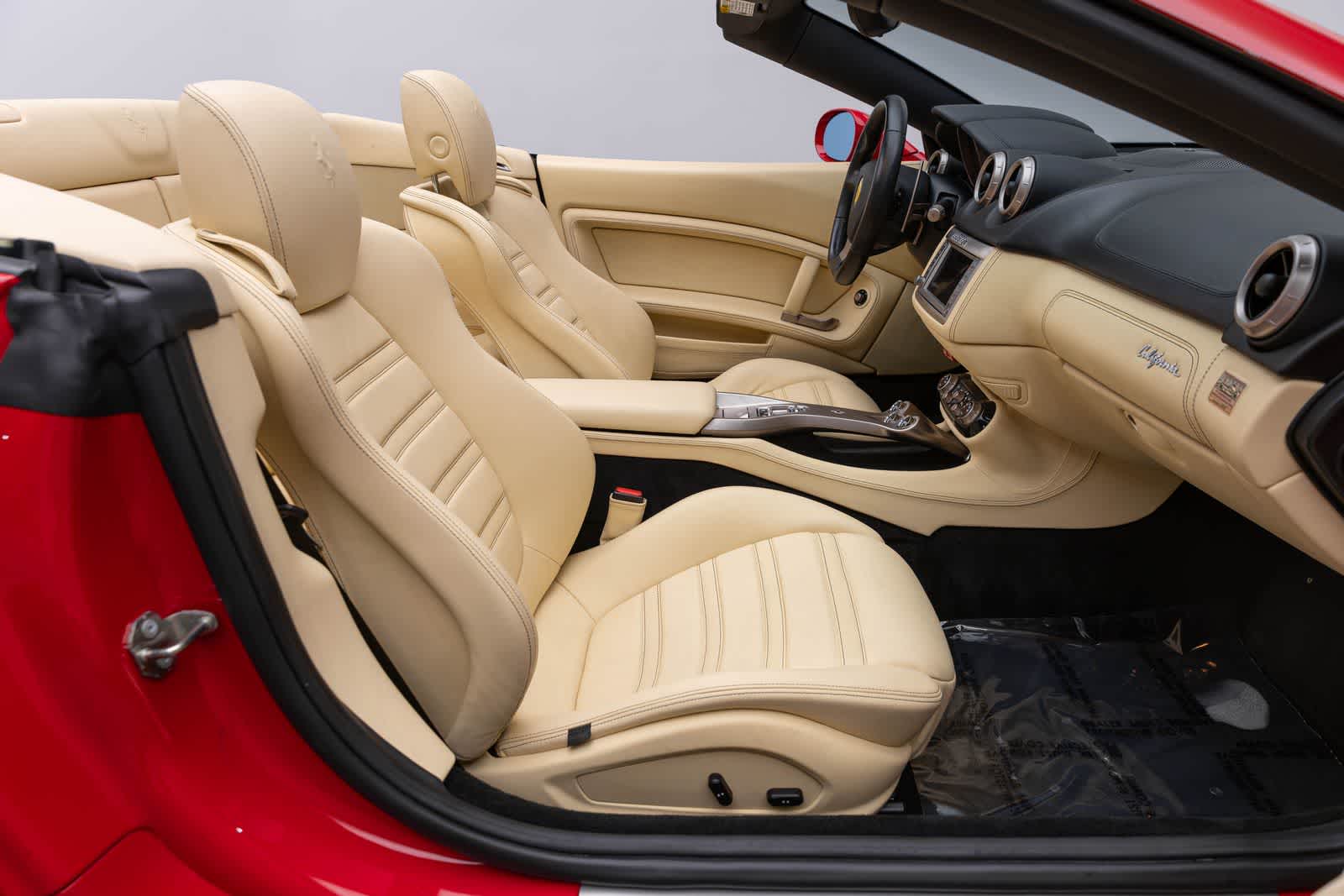 Ferrari California de 2 puertas descapotable de 2010
