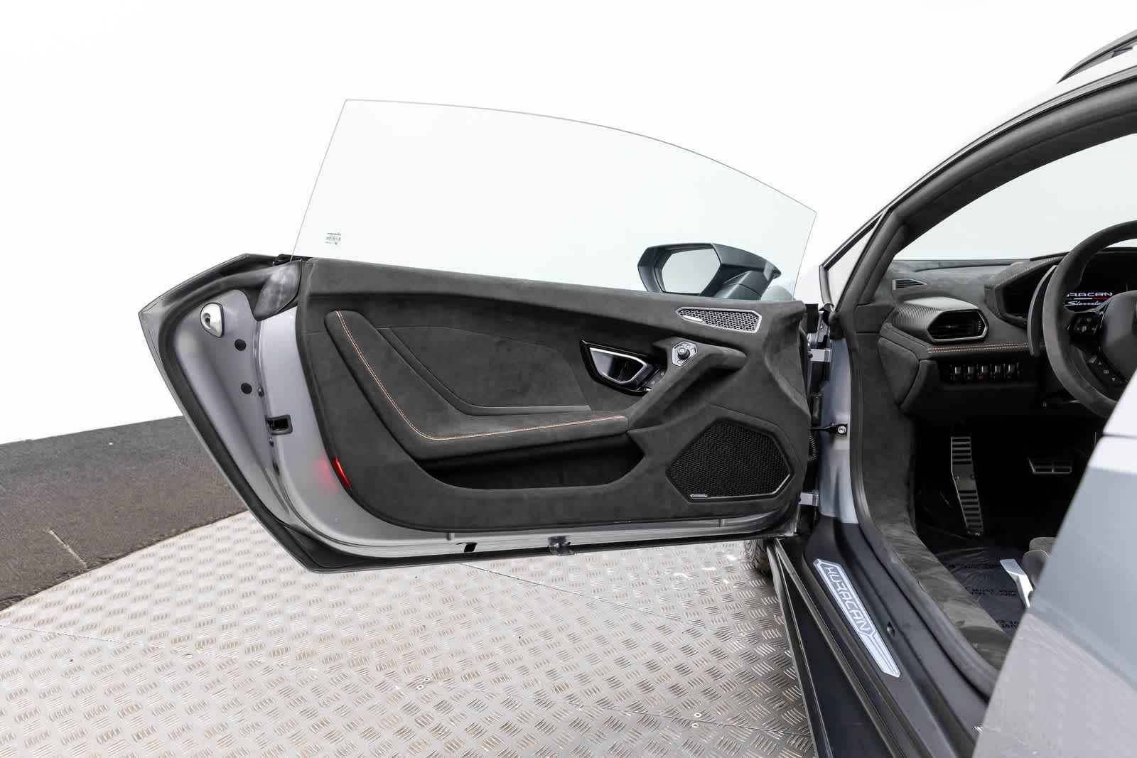 Lamborghini Huracán Sterrato Coupé 2024