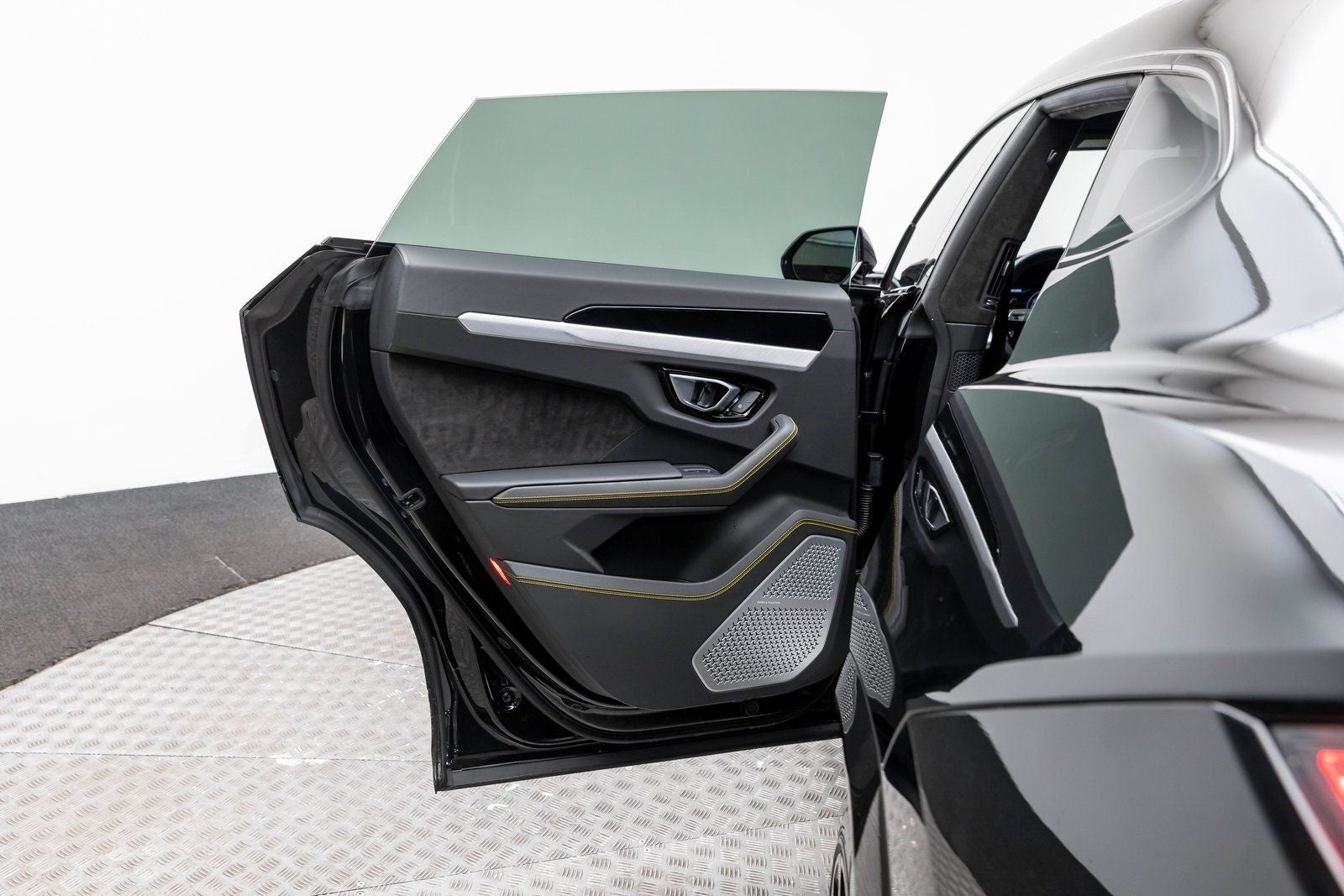 2022 Lamborghini Urus AWD