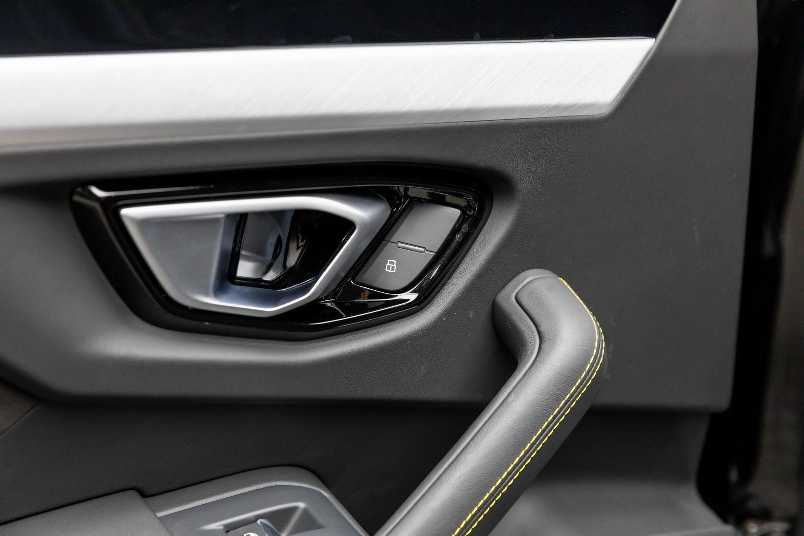 2022 Lamborghini Urus AWD