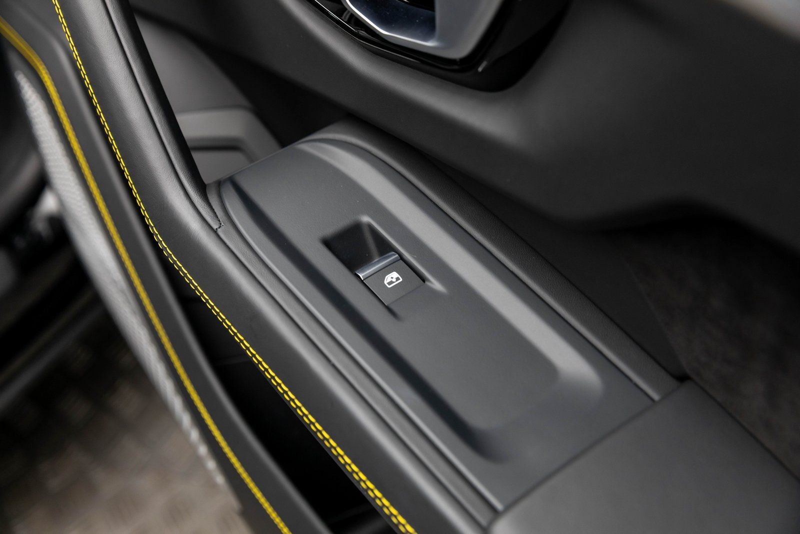 2022 Lamborghini Urus AWD