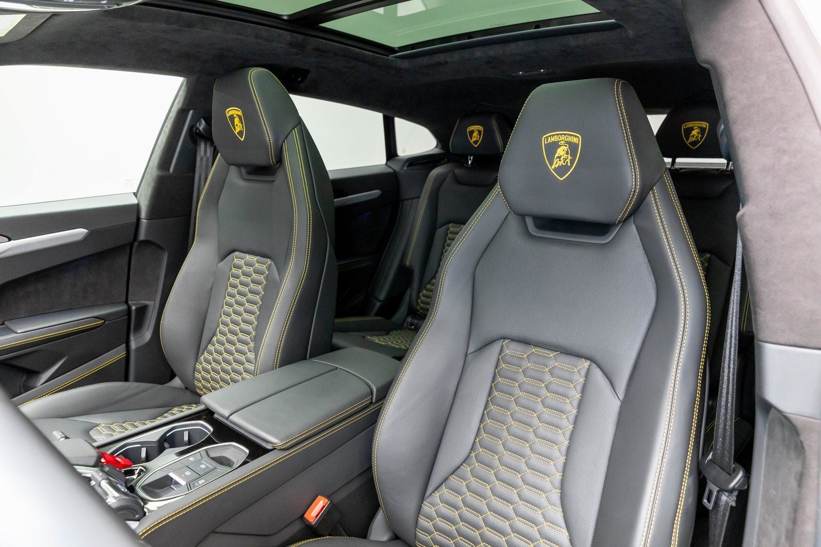 2022 Lamborghini Urus AWD