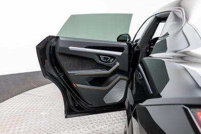 2022 Lamborghini Urus AWD