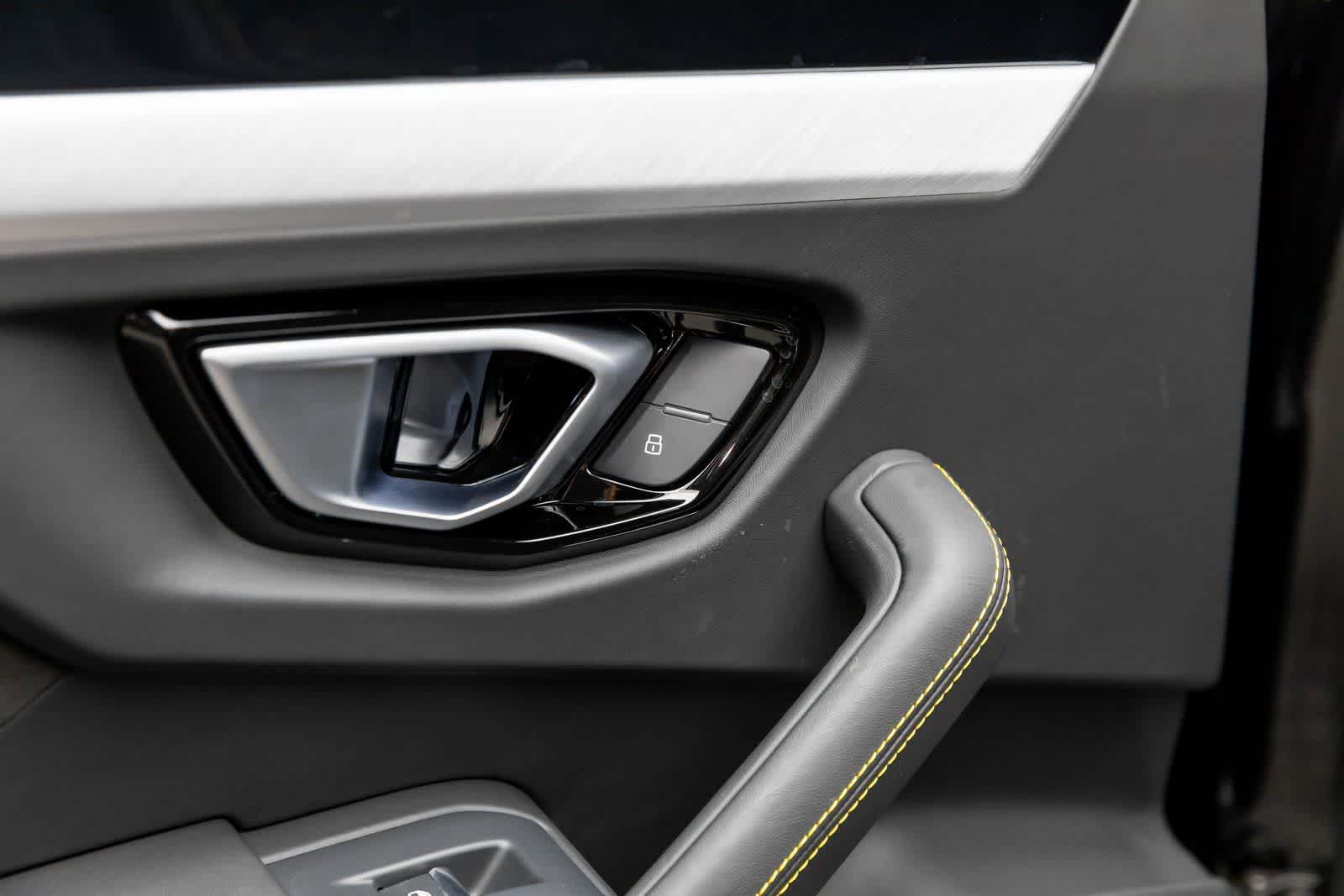 2022 Lamborghini Urus AWD