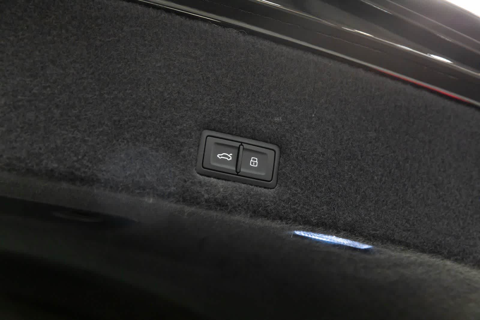 2022 Lamborghini Urus AWD