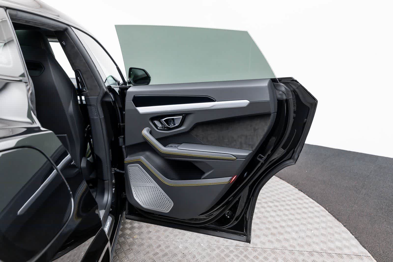 2022 Lamborghini Urus AWD