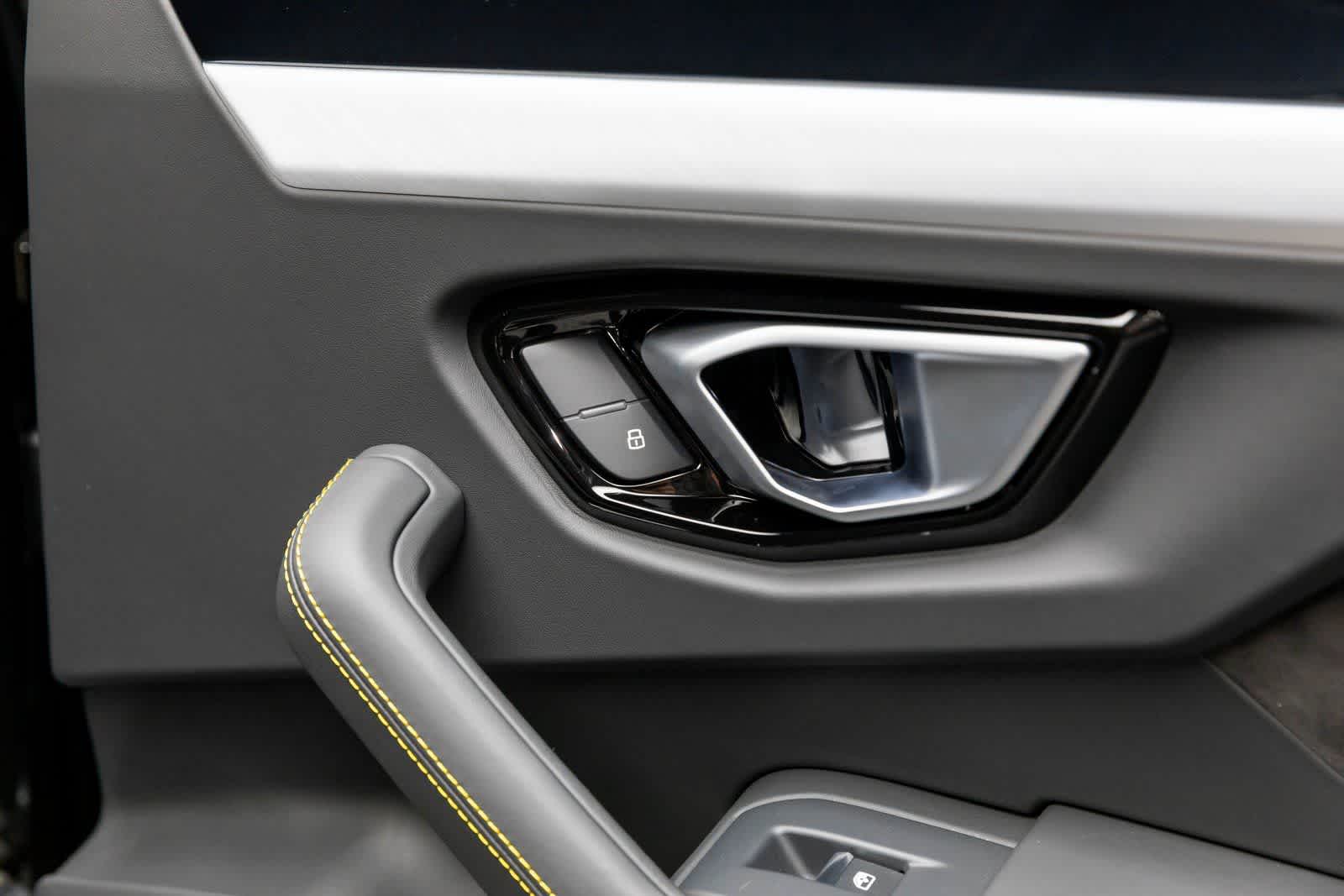 2022 Lamborghini Urus AWD