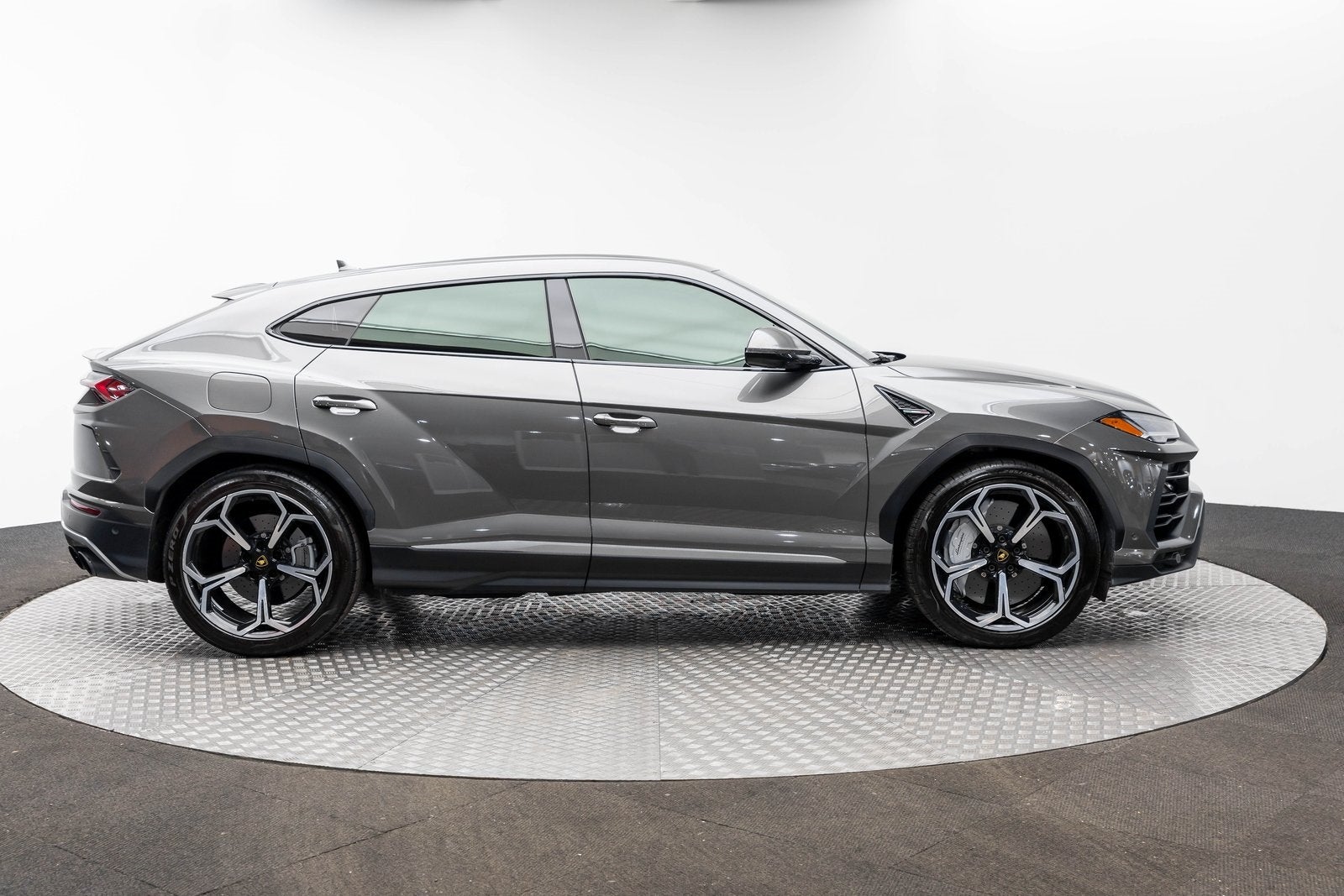 2022 Lamborghini Urus AWD