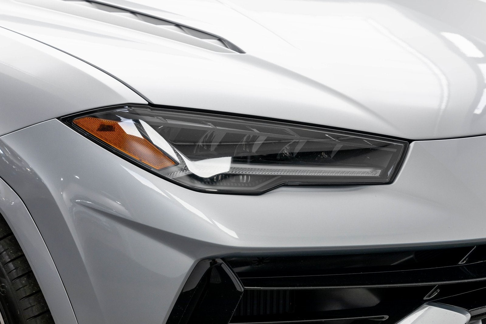 2023 Lamborghini Urus S