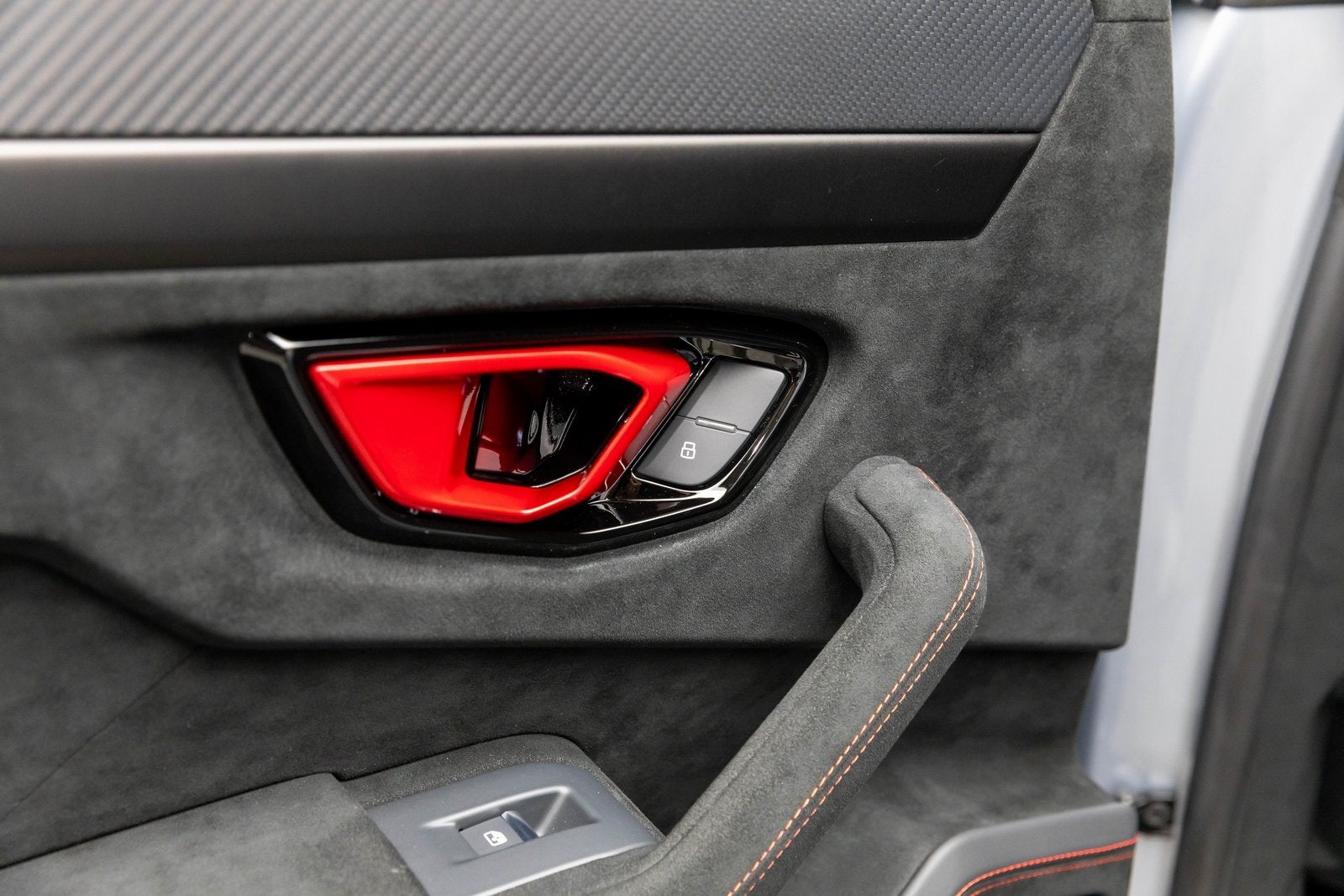 2024 Lamborghini Urus Performante