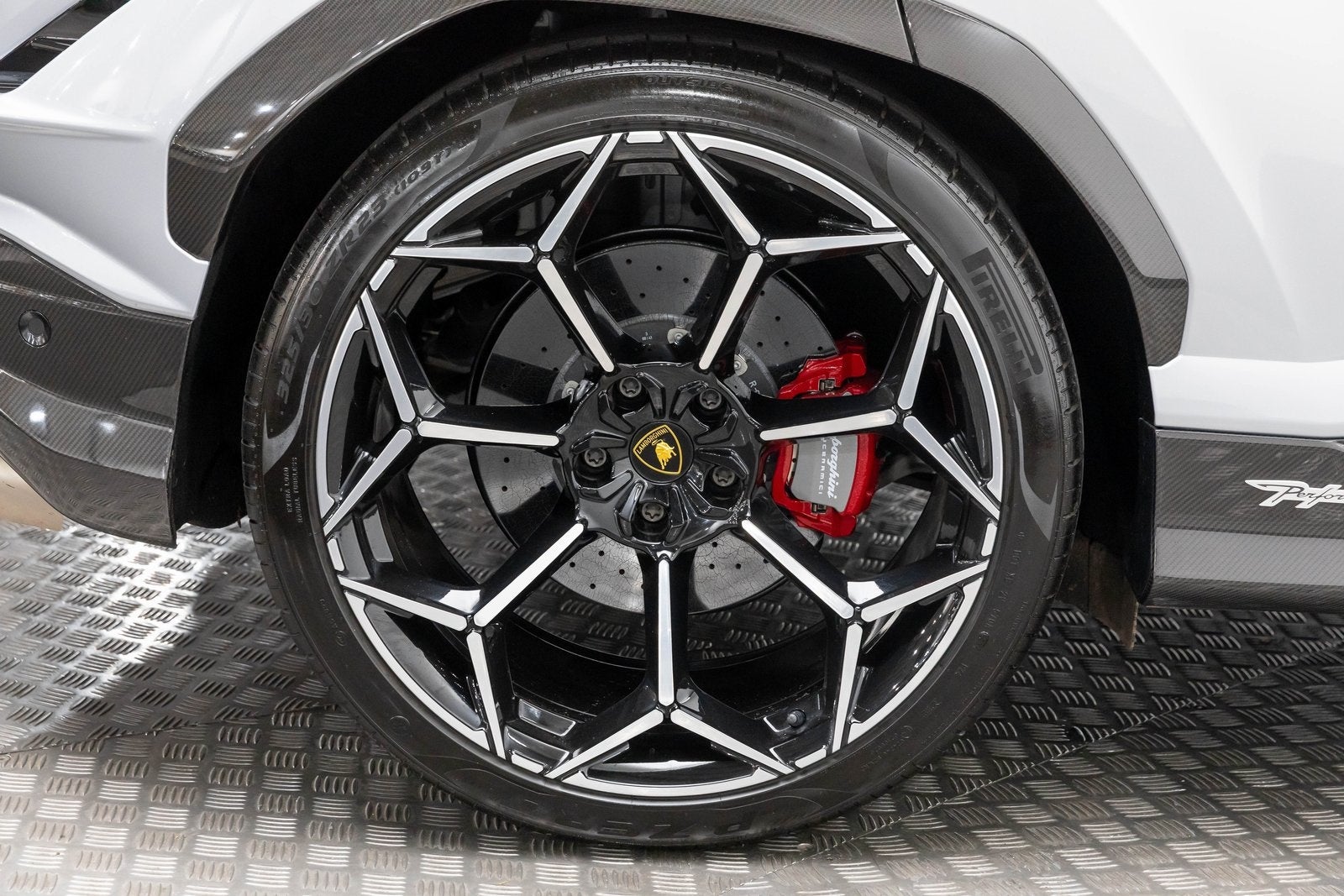 2024 Lamborghini Urus Performante