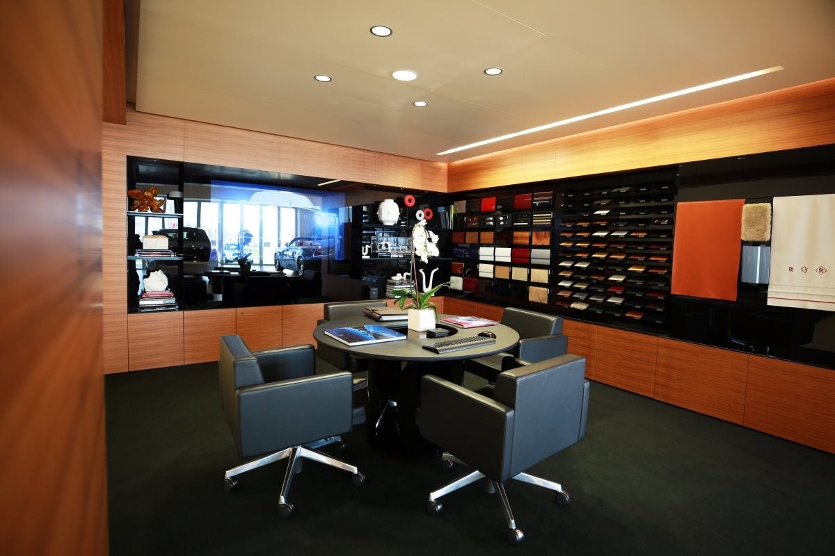 Sala de exposición 2 de Rolls-Royce Sterling